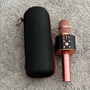 Rose Gold Wireless Microphone with Case